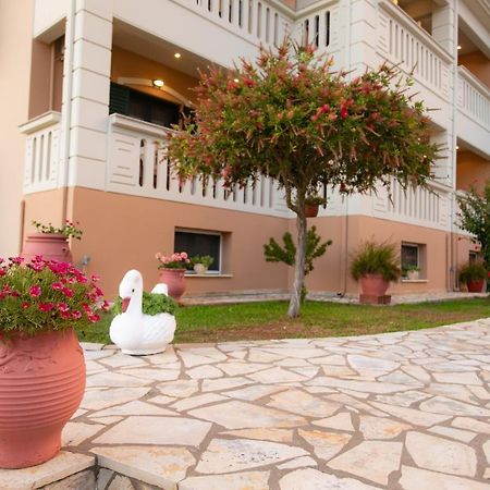 Lady Elena Hotel Ammoudia Esterno foto