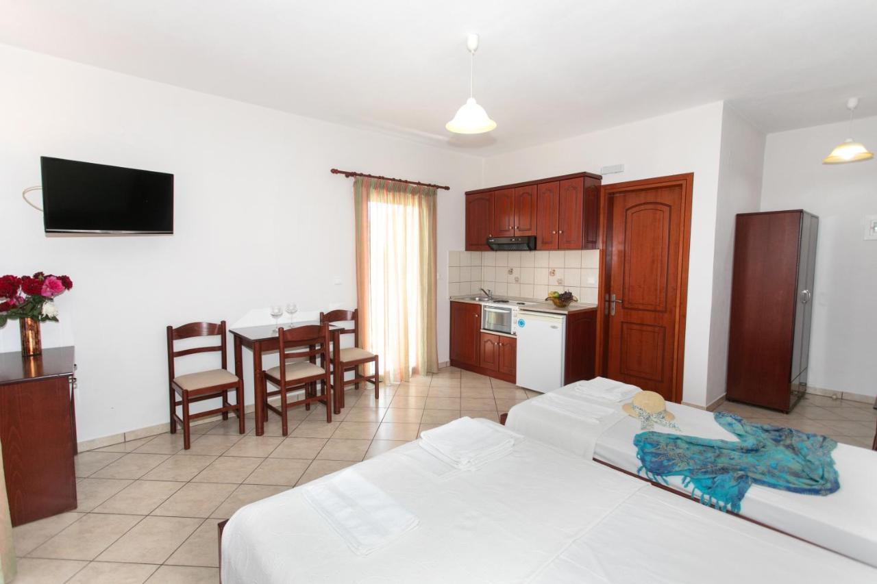 Lady Elena Hotel Ammoudia Esterno foto