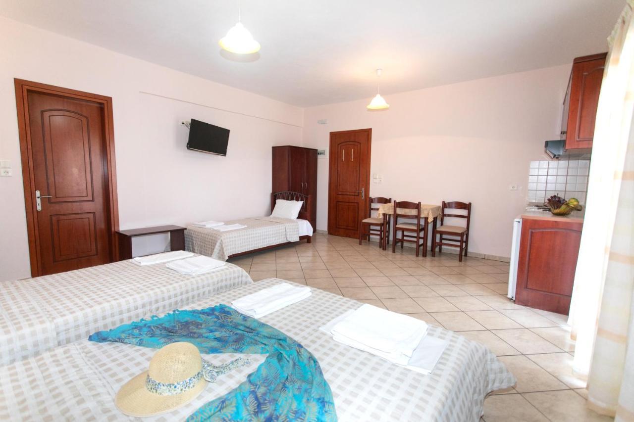 Lady Elena Hotel Ammoudia Esterno foto
